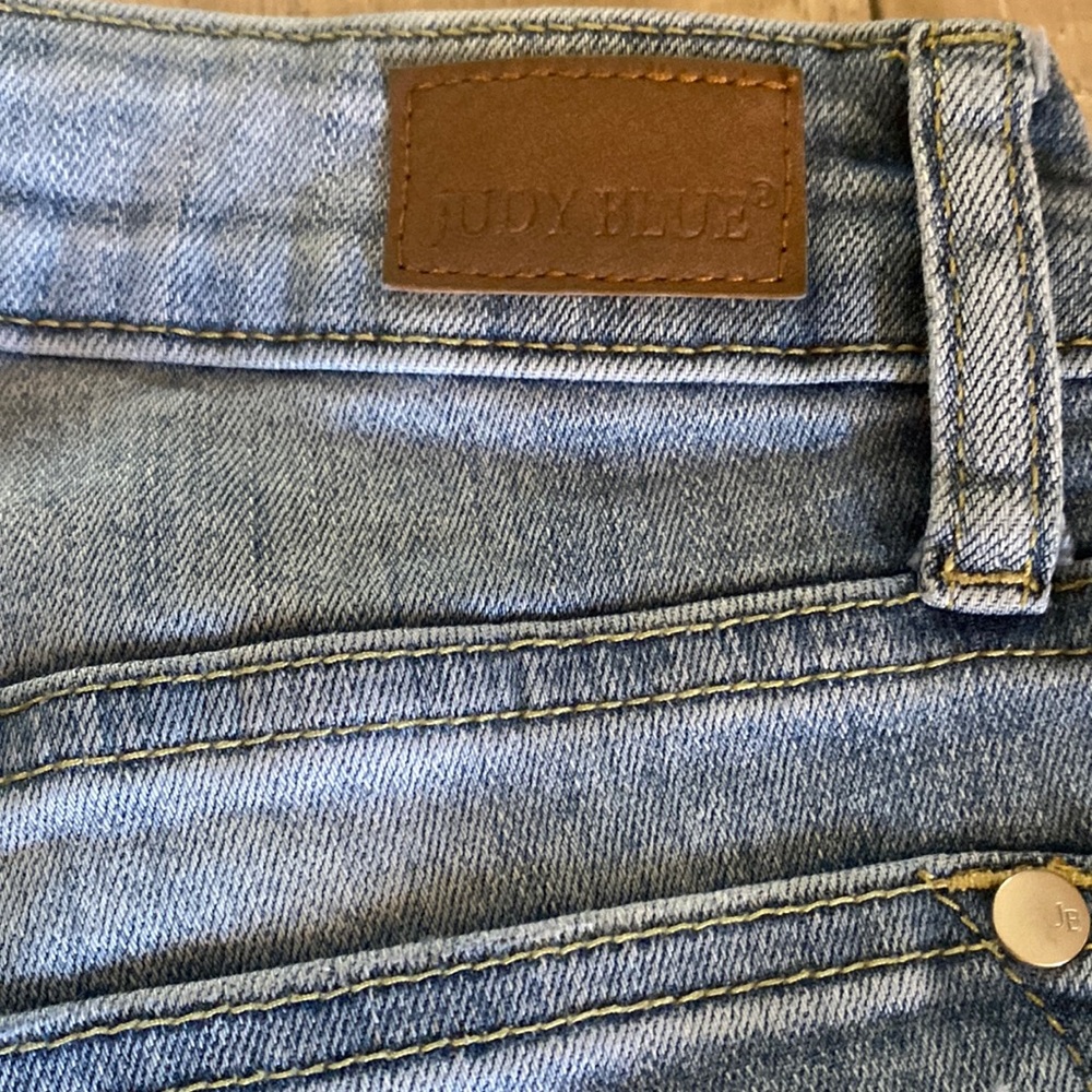 Judy blue jeans rugged and ripped